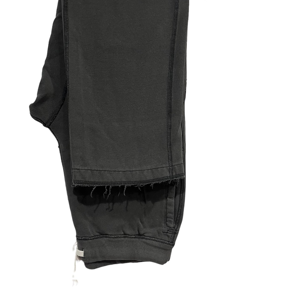 American Eagle Outfitter, Thick and cozy sweats for men or woman- Gray- Size: M - Picture 2 of 4